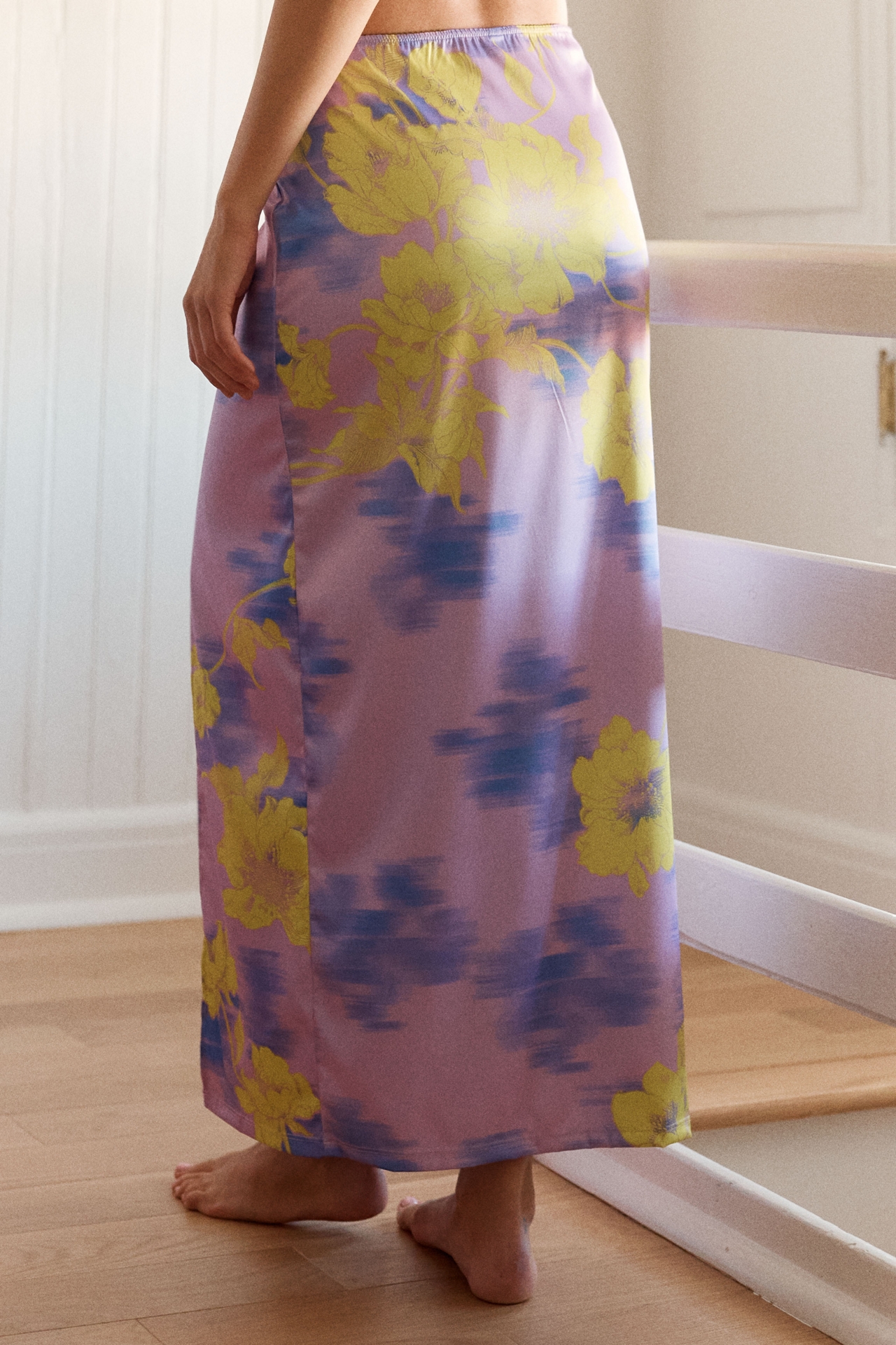 LyreBird Stretch Satin Slim Skirt