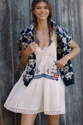 Robe trapèze courte à garniture en dentelle LyreBird