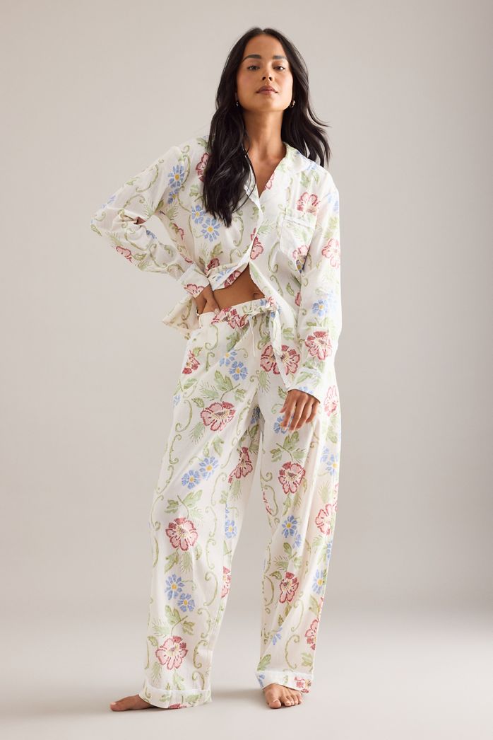 Desmond & Dempsey Floral Long Pyjama Set