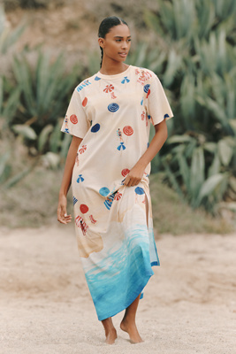 sand macaw jungle organic cotton t-shirt dress Farm Rio Sand Macaw Jungle Organic Cotton T-Shirt Dress - Macaw Jungle Sand