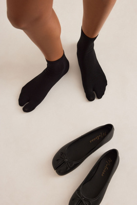 By Anthropologie Women's Black Split Toe Socks