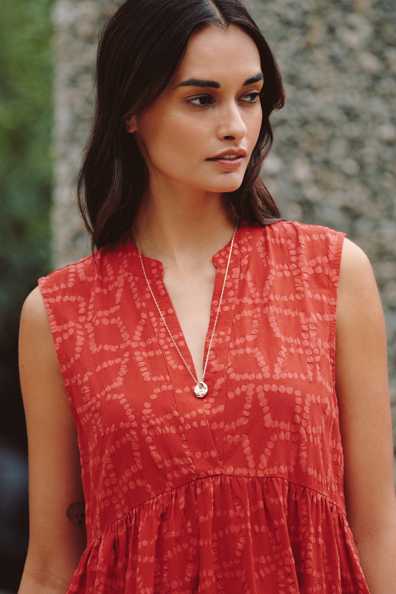 The Kallie Sleeveless Flowy Midi Dress by Celandine