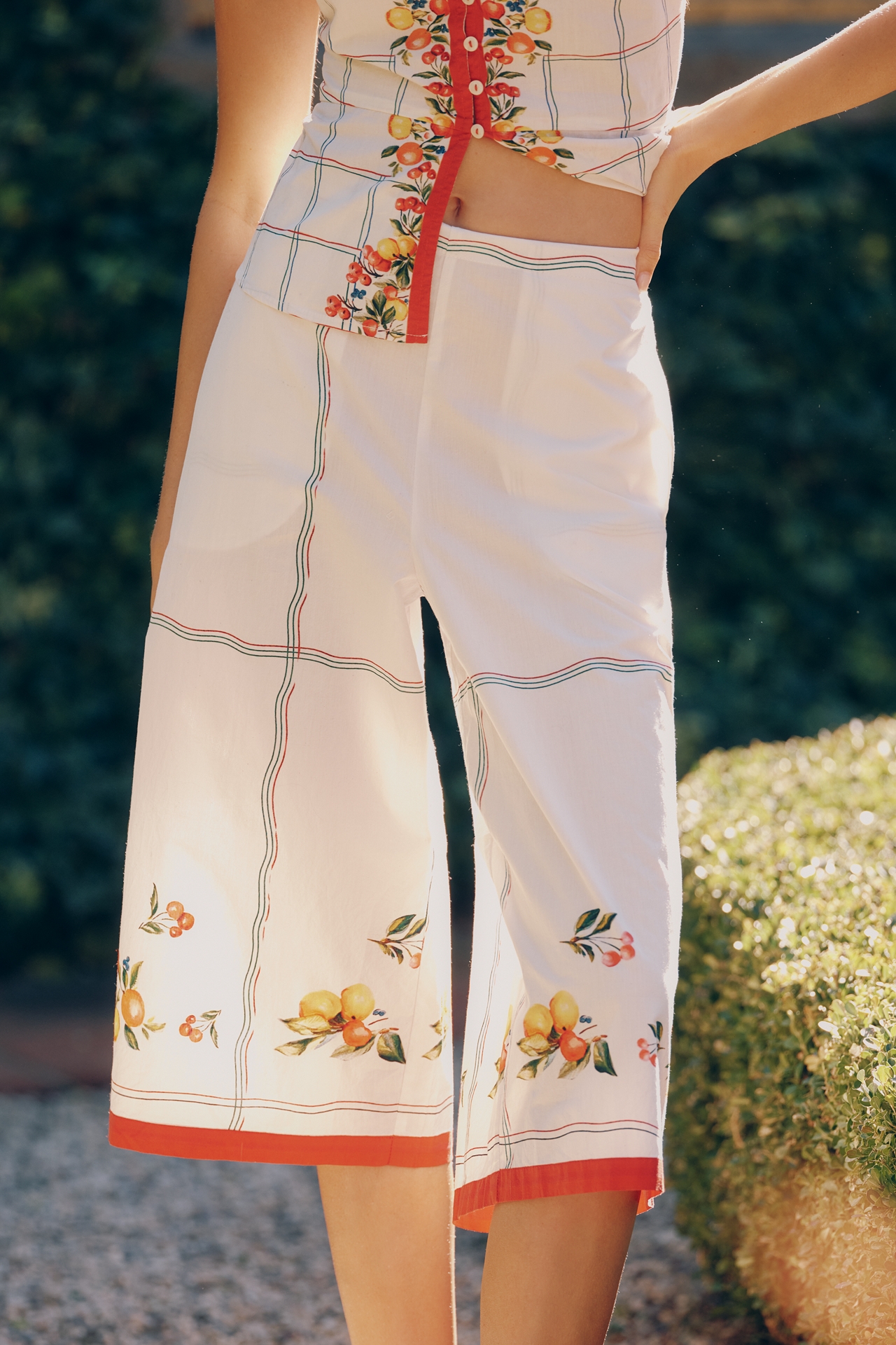 Celandine Fruit Market Capri Pants