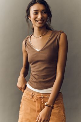 Camiseta Betty de Cuello en V y Manga Corta de Maeve