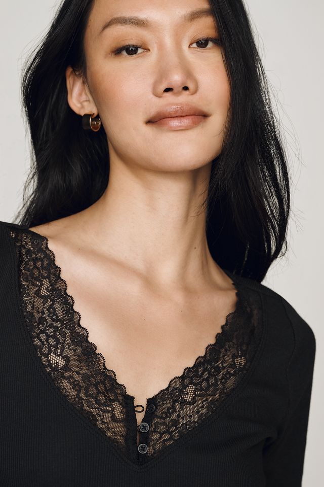 Maeve V-Ausschnitt Henley T-Shirt #1
