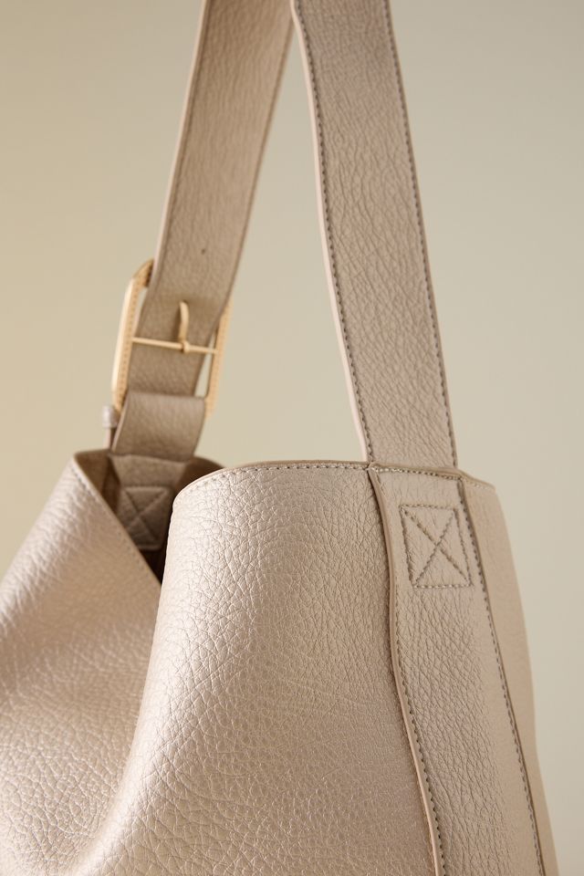 Beuteltasche aus Kunstleder #1