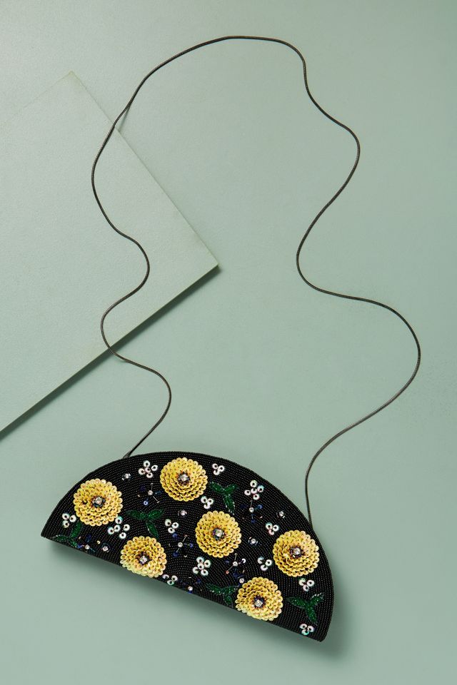 Delores Clutch mit Perlenverzierung