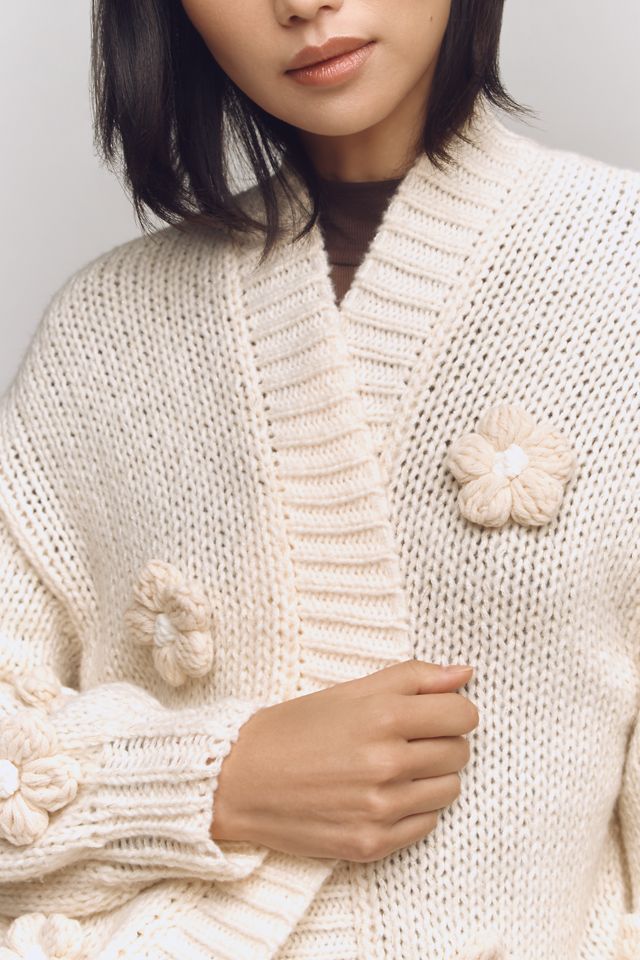 Cardigan in Maglia a Fiori 3D Chunky di Anthropologie #3