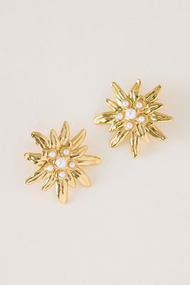 Gold-Plated Flower Pearl Decorated Earrings