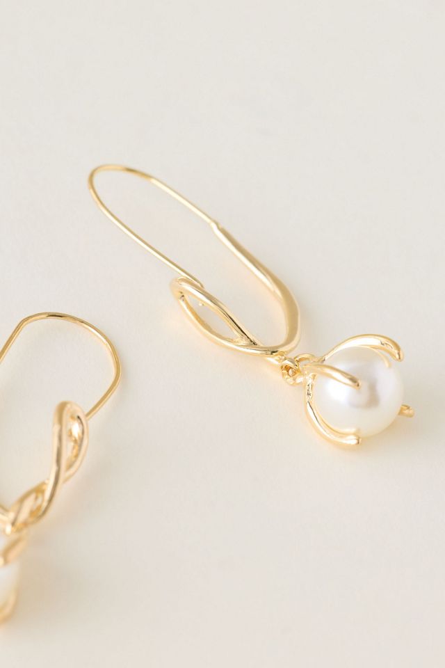 Goldplattierte Ohrringe mit Kunstperlen #1