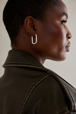Rectangle Hoop Earrings en Silver chez - Anthropologie - Modalova