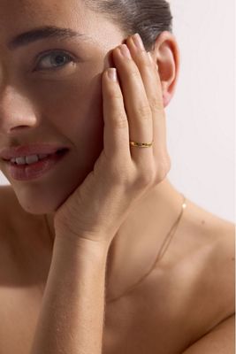 Carrie Elizabeth Simple Star Set Emerald Band