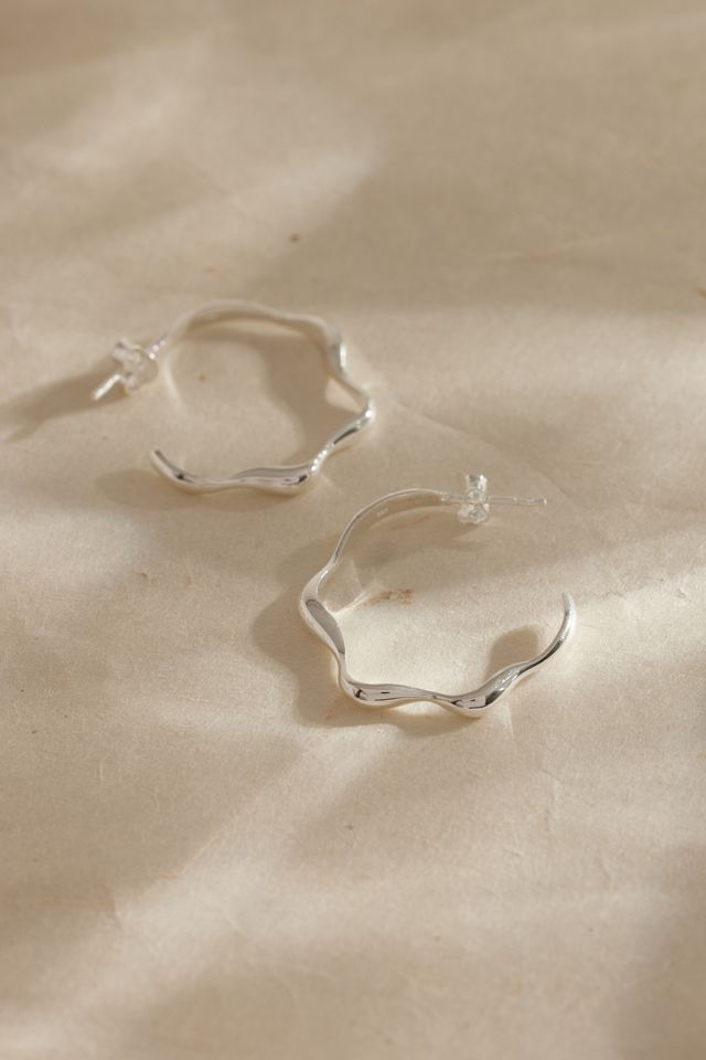 Memara Silver Wave Hoop Earrings #1