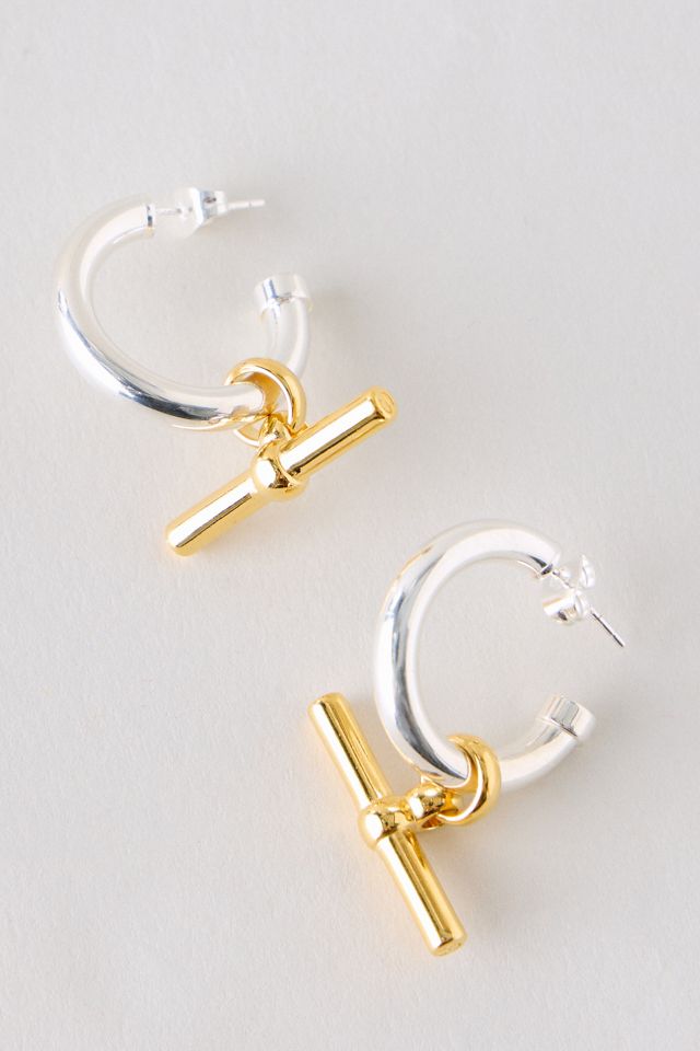 Boucles d'oreilles en métal mixte en T Tilly Sveaas #1