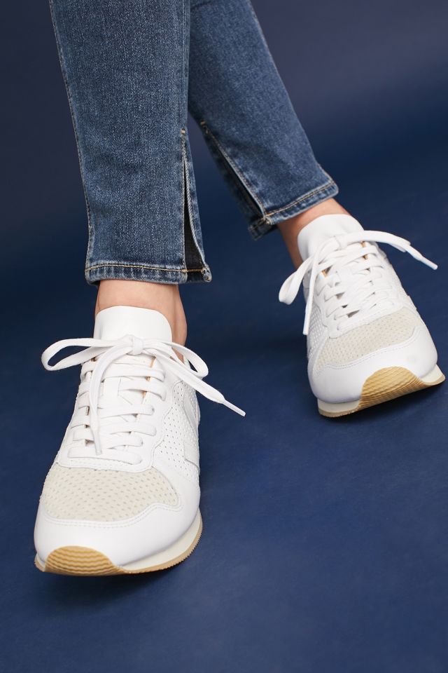 Veja perforated 2025 toe sneakers