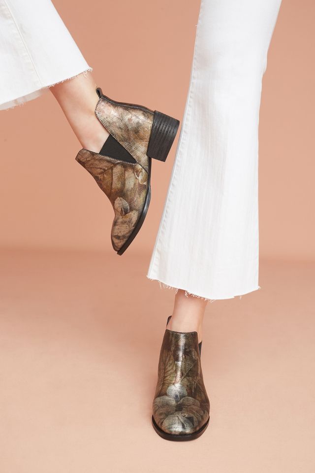 Seychelles store offstage bootie