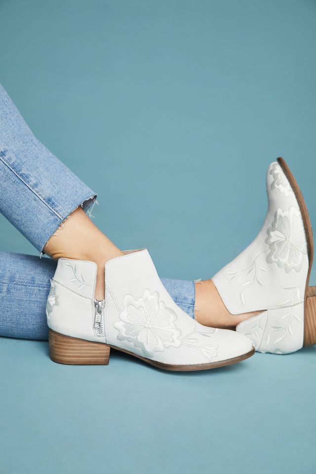 Seychelles store white booties