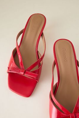 Flattered Jordan Leder-Kitten-Heels