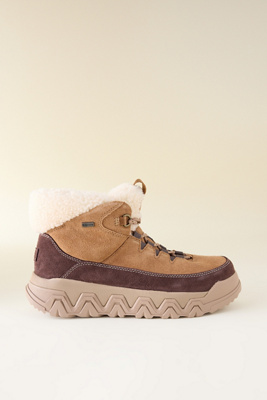 Bottes à lacets confortables Terretrail en taille: 38 chez Anthropologie - UGG - Modalova