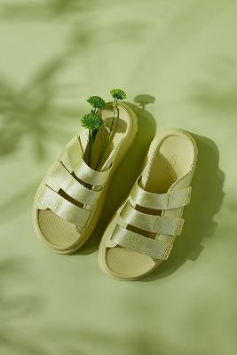 Sandales GoldenGlow en Green taille: 36 chez Anthropologie - UGG - Modalova