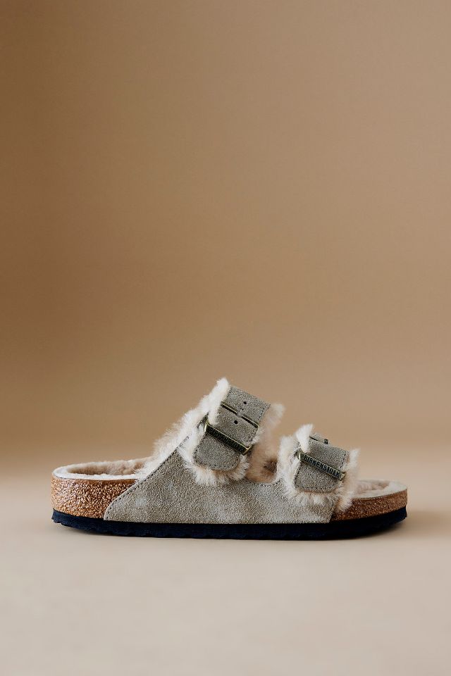 Birkenstock Arizona Wildleder Sandalen mit Lammfell
