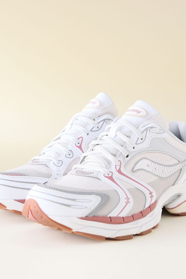 Saucony ProGrid Triumph 4 Trainers #1