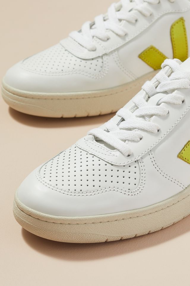 Veja V-10 Trainers #3