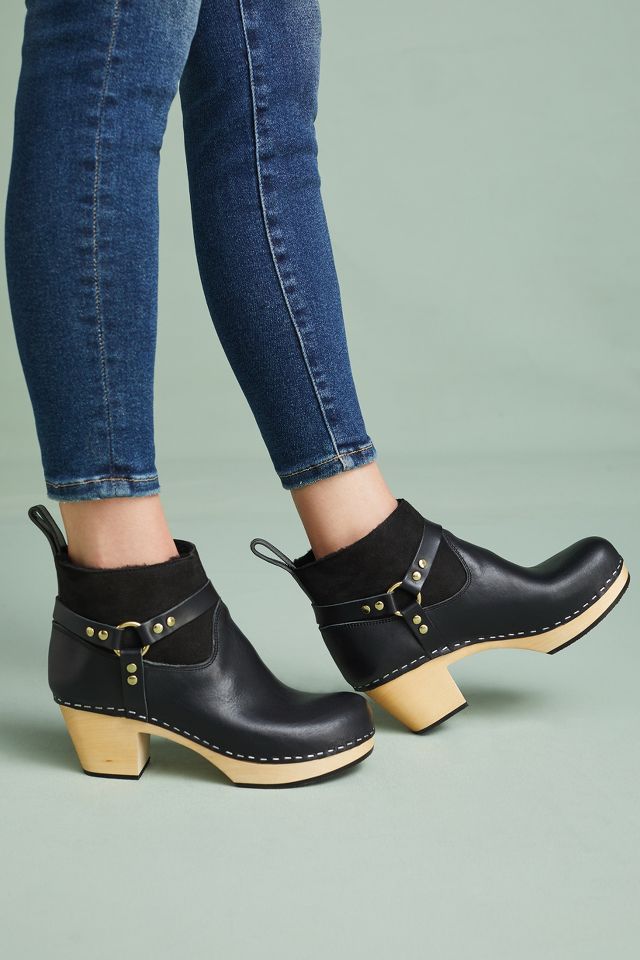 Platform clog outlet boots