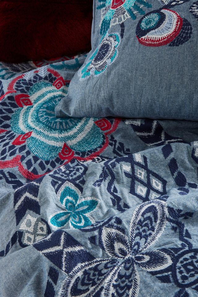 Inouitoosh Embroidered Duvet #1