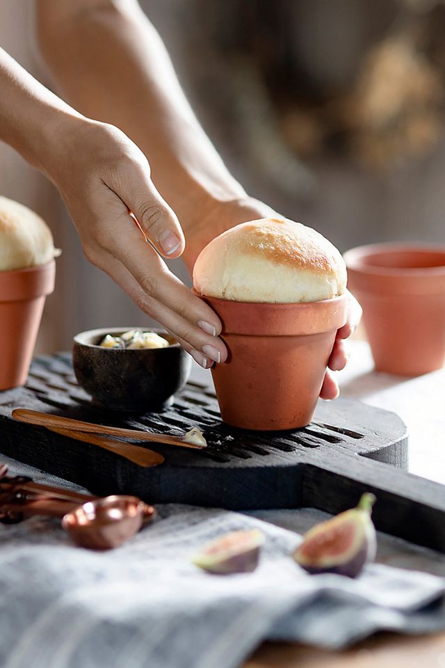 Instructions: How to Make Flower Pot Bread — FarmSteady