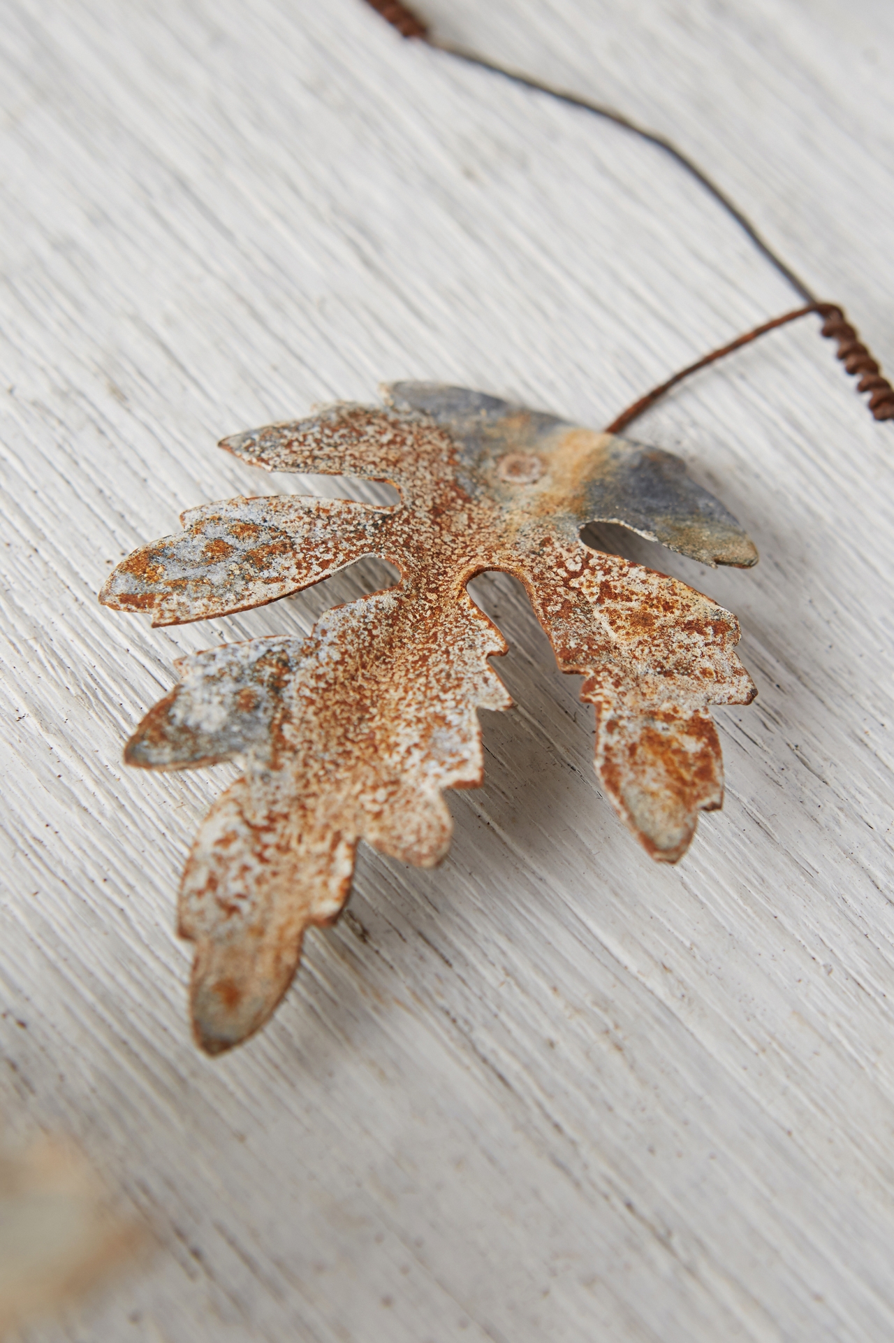 Pressed Zinc Leaf Garland