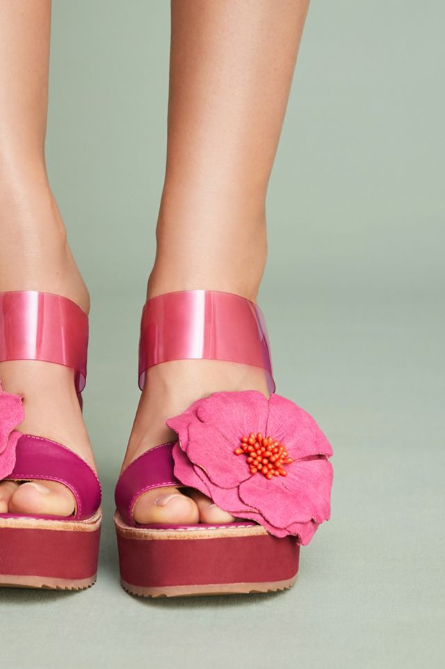 Bill Blass Dansby Hibiscus Wedge Sandals