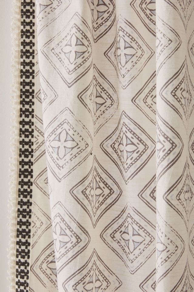 Mia Curtain #1