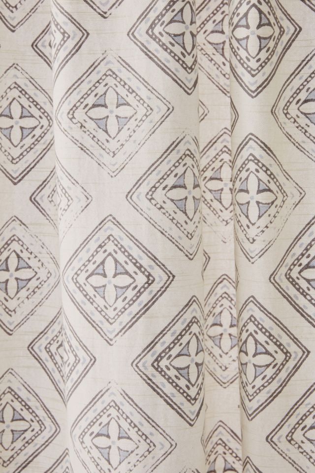 Mia Curtain #2