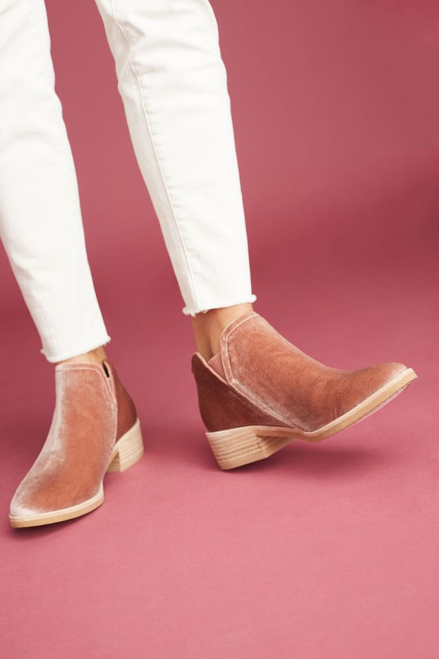 Dolce vita tay outlet suede booties