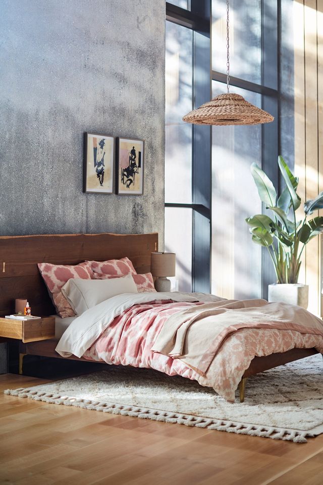 Anthropologie live store edge bed