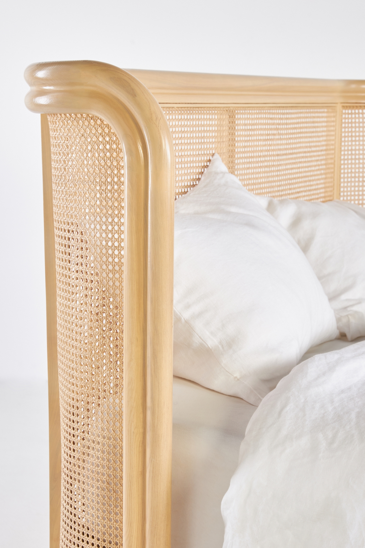 Heatherfield Rattan Bed