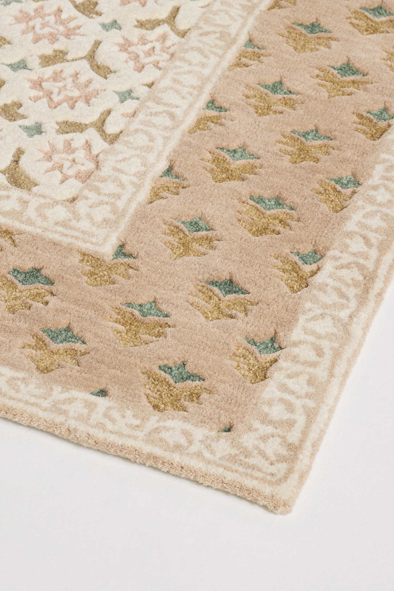 Tufted Lirra Rug