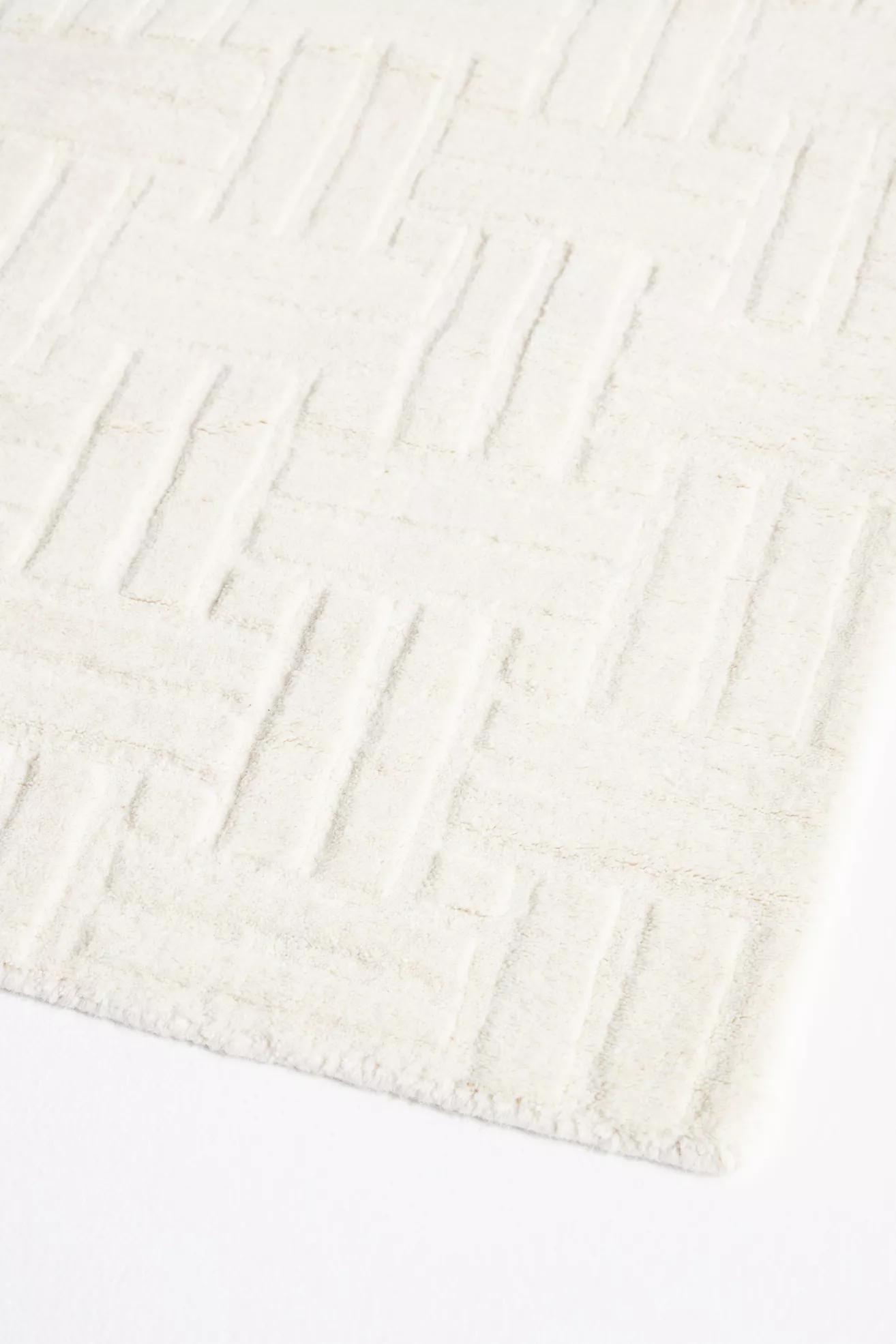 Hand Tufted 100% Wool Contour Rug - thumbnail 2