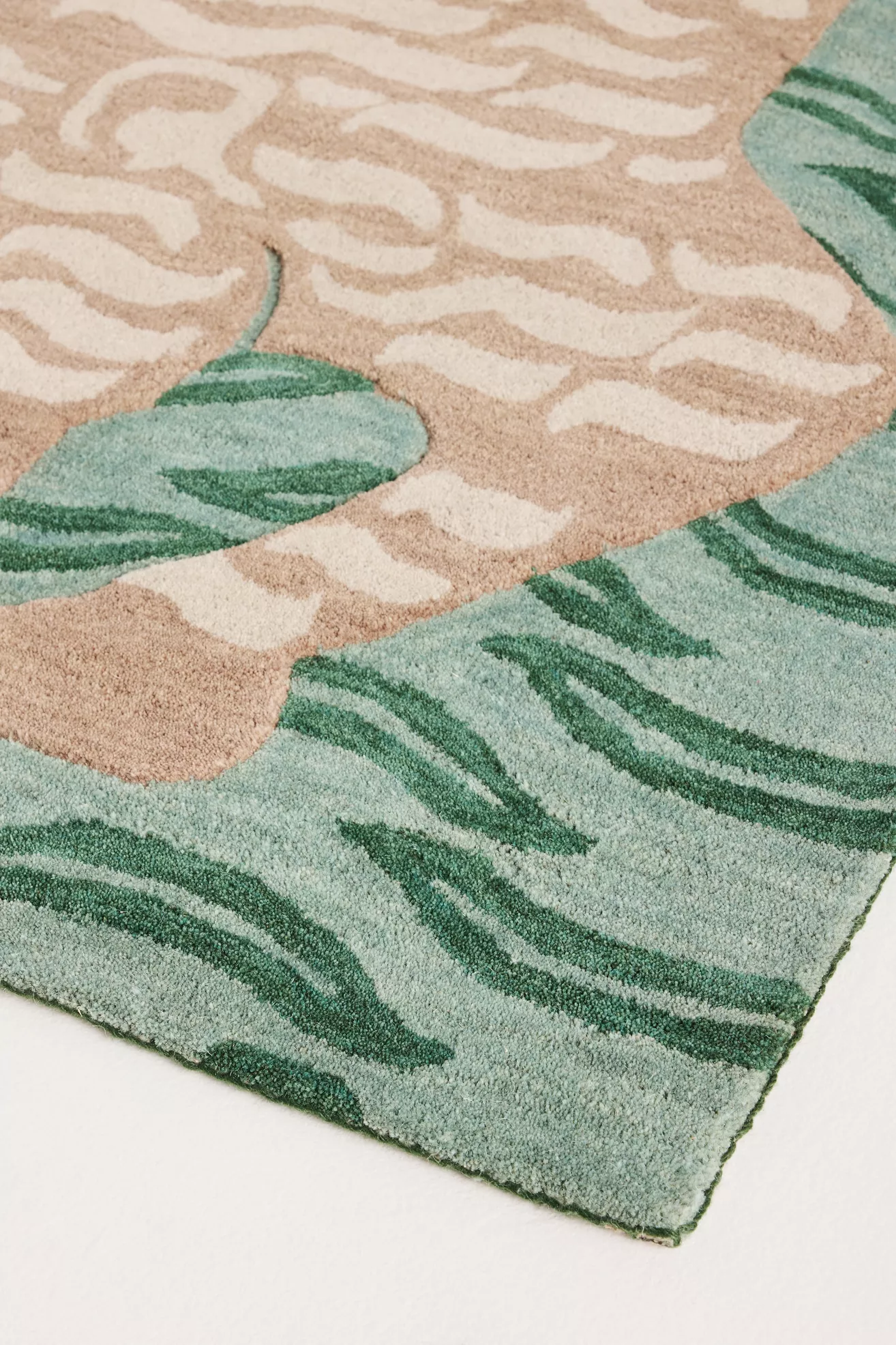 Hand Tufted 100% Wool Tiger Rug - thumbnail 2