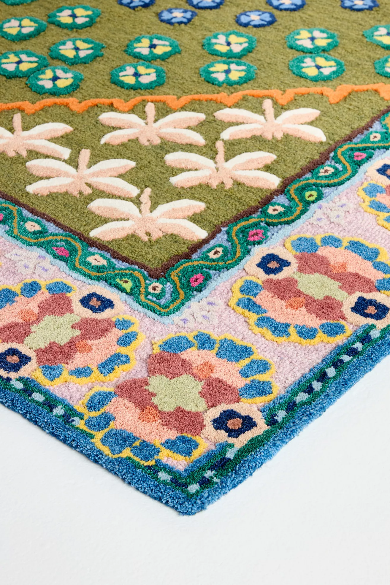 Annora Hand Tufted 100% Wool Dragonfly Border Rug - thumbnail 2
