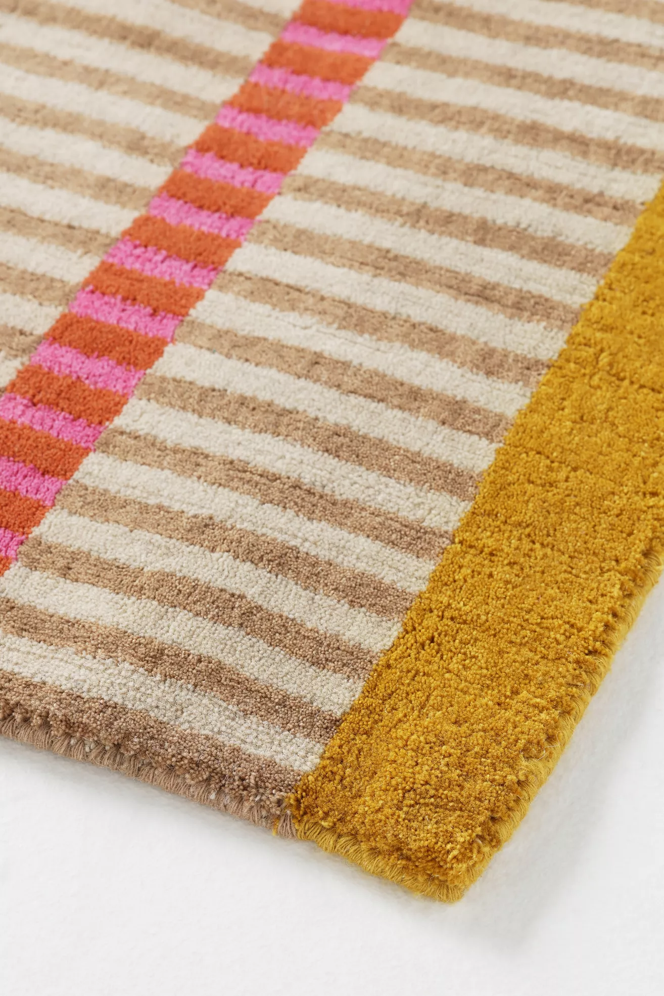 Hand-Loomed Wool & Jute Blend Geometric Striped Rug - thumbnail 2