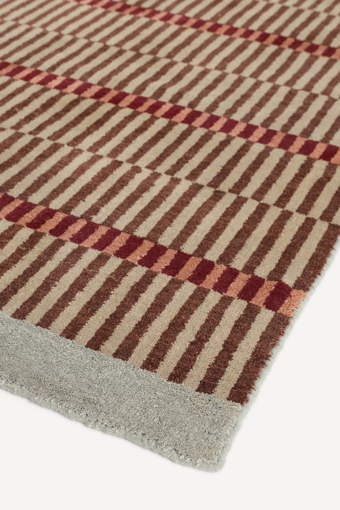 Hand-Loomed Wool & Jute Blend Geometric Striped Rug - thumbnail 8