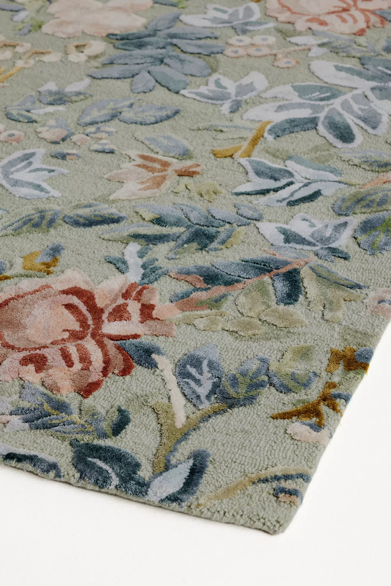 Seren Hand Tufted Wool Blend Painterly Floral Rug - thumbnail 3