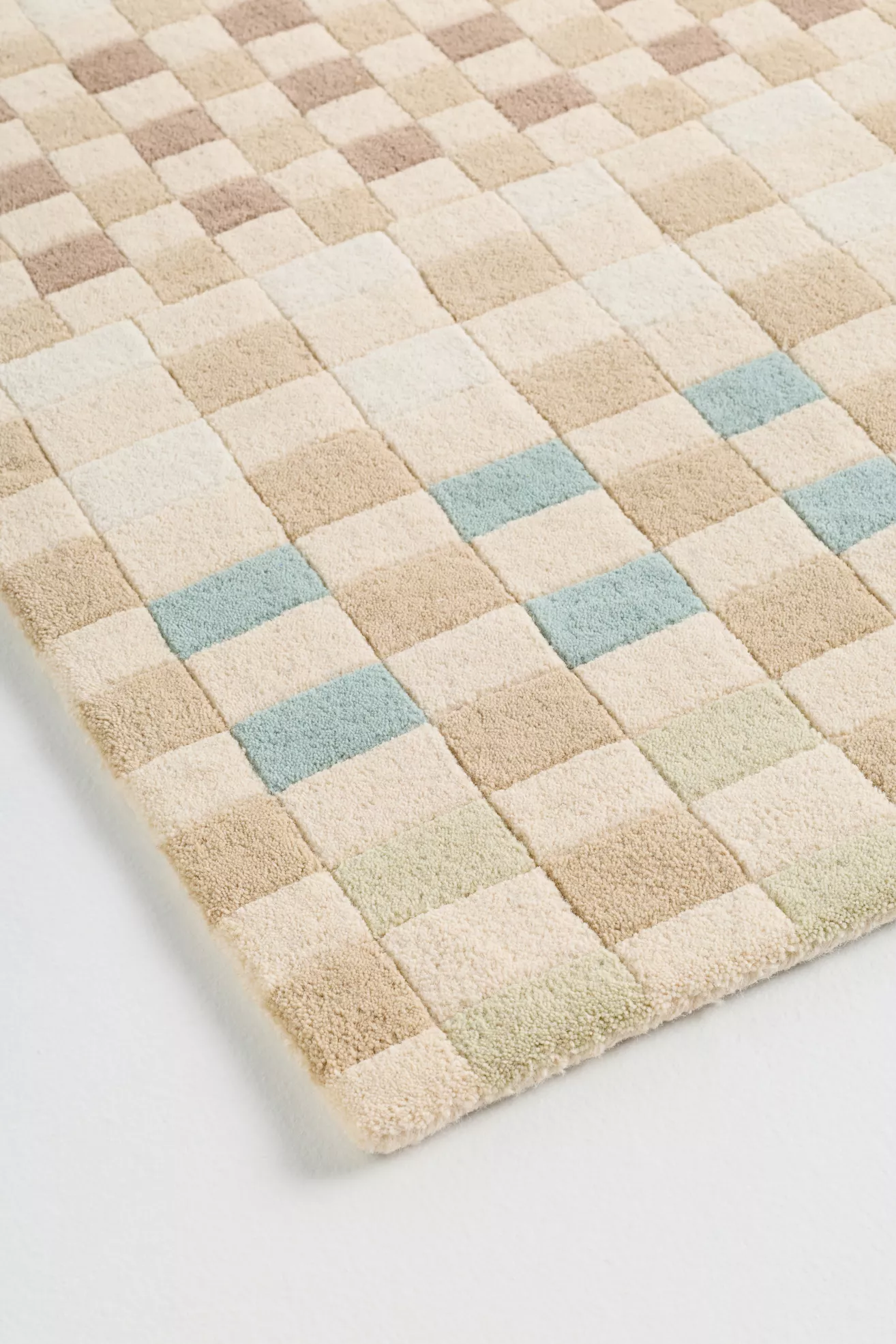 Perrin Tufted Wool Geometric Rug - thumbnail 3