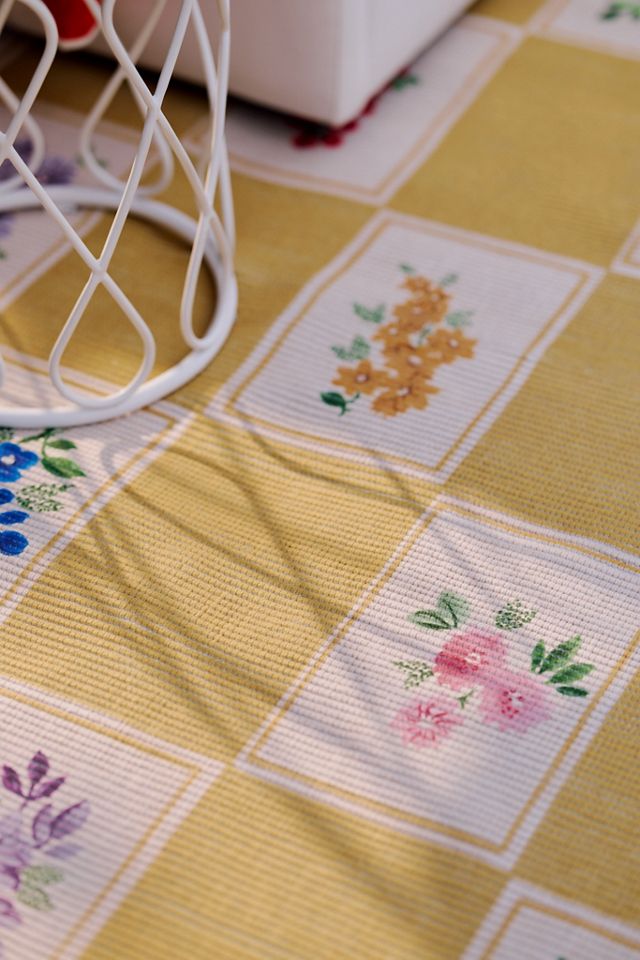 Aurora Flatwoven Indoor/Outdoor Floral Checkered Rug #1
