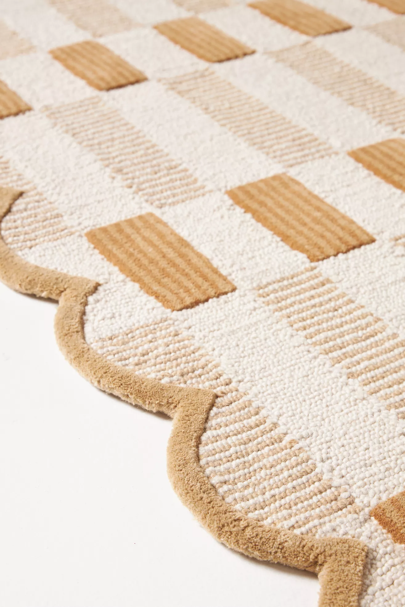 Matilda Goad Wool Tufted Scalloped Rug | AnthroHome