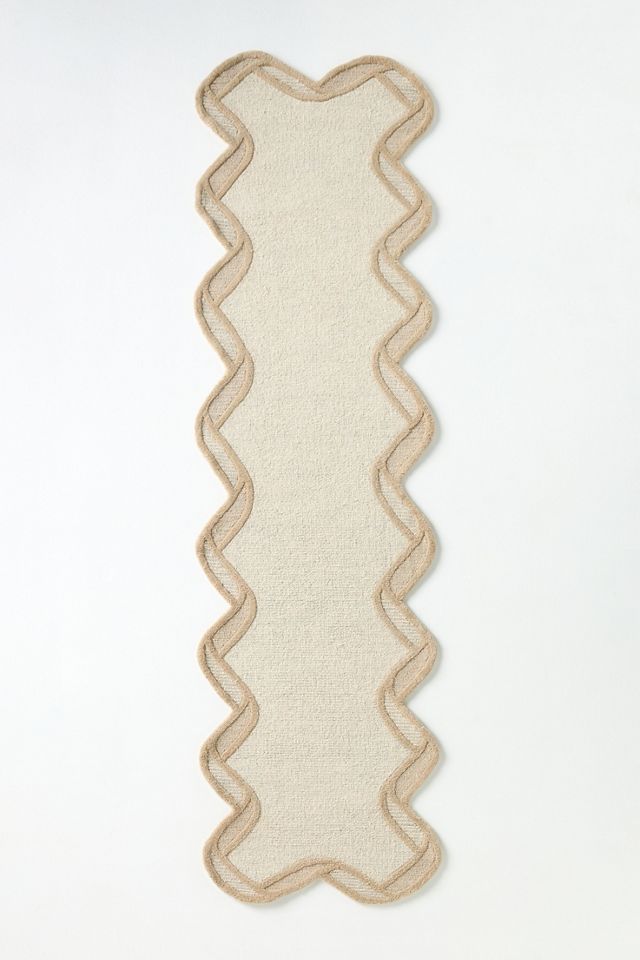 Tufted Wool Scalloped Border Rug