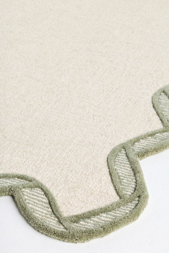 Tufted Wool Scalloped Border Rug #1