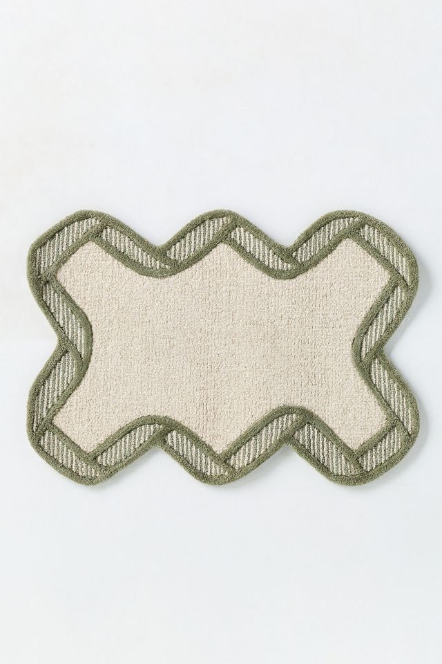 Tufted Wool Scalloped Border Rug #2
